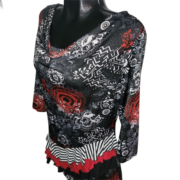 Le Grenier Black and Red Draped Neckline Top With Cropped Sleeves L - Picture 3 of 7